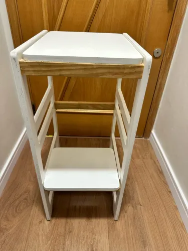 Torre de aprendizagem (cadeira/ mesinha)