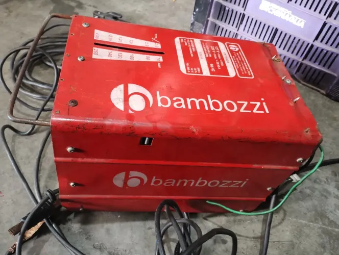 Máquina de solda 250 amperes 