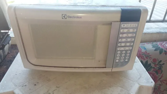 Vendo um micro-ondas em bom estado só precisa troca a placa dos botões 