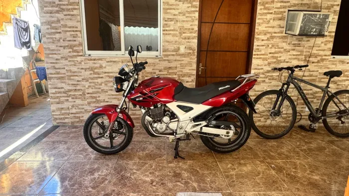 VENDE-SE UMA LINDA HONDA CBX TWISTER 250 ANO 2008/2008
