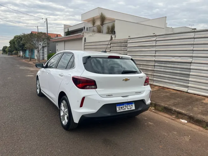 Chevrolet Onix Hatch Premier 1.0 12V TB Flex Aut. 4P 2021