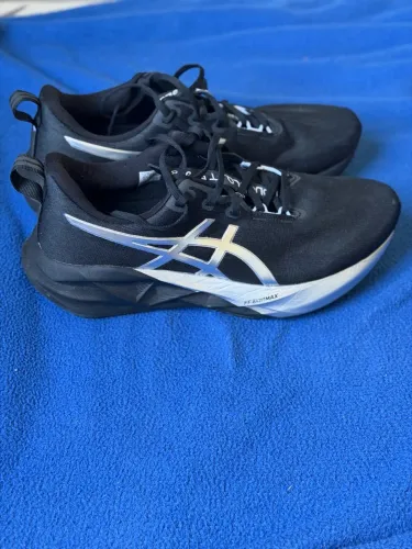 Tênis de corrida asics novablest 5