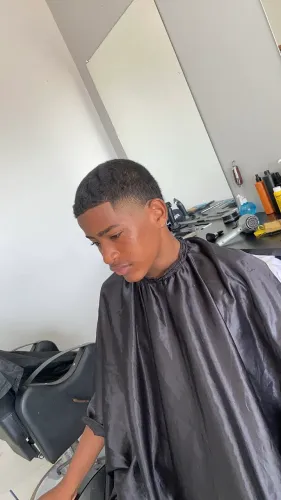 Troco 1 ano de corte/barba grátis por um ps5