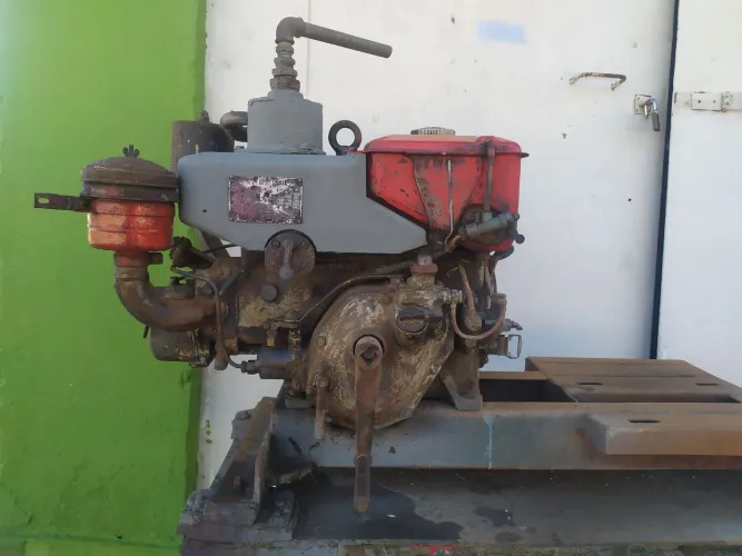 Motor diesel Yanmar