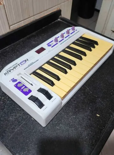 CONTROLADOR MIDI WALDMAN 25 TECLAS 