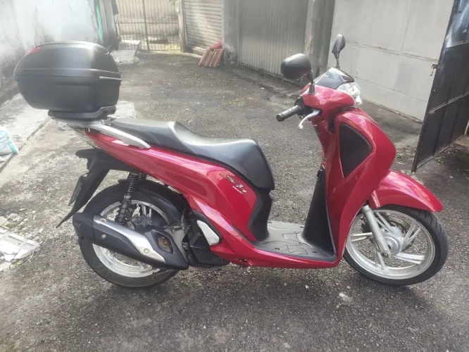 Honda SH 150 com apenas 5.800 kms