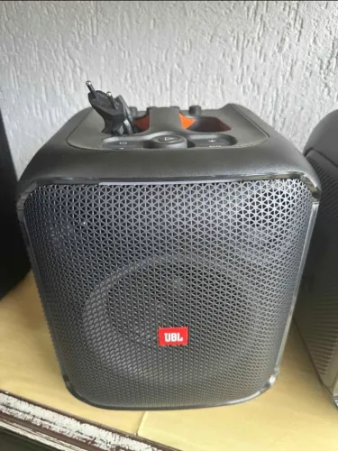 JBL Essential