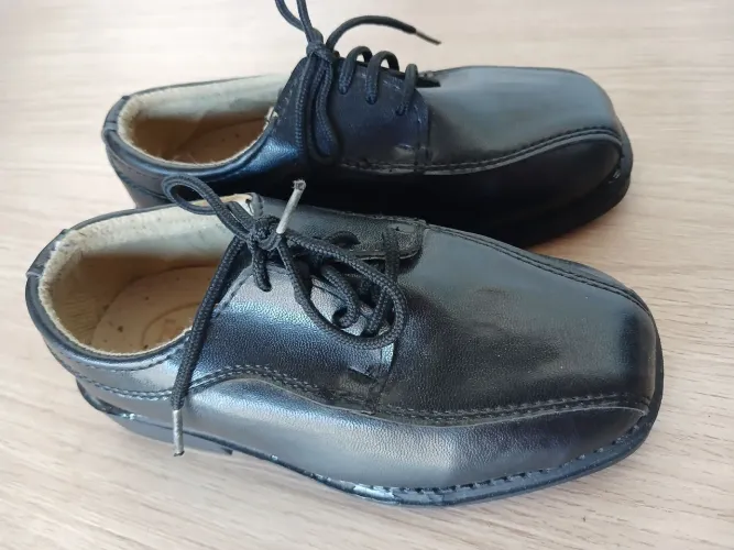 Sapato social infantil tamanho 30 $25.00