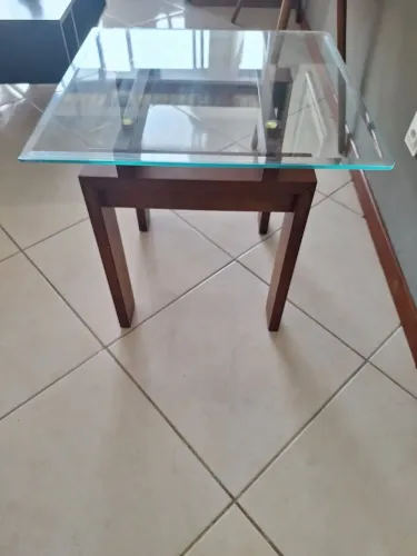 Mesa de Canto em Vidro