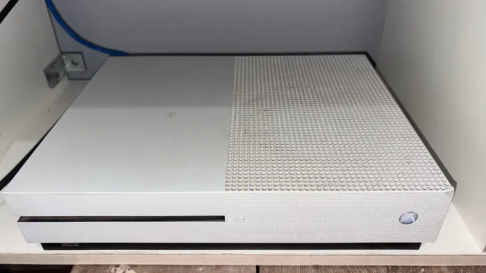 Vendo Xbox one S com 1 controle preto