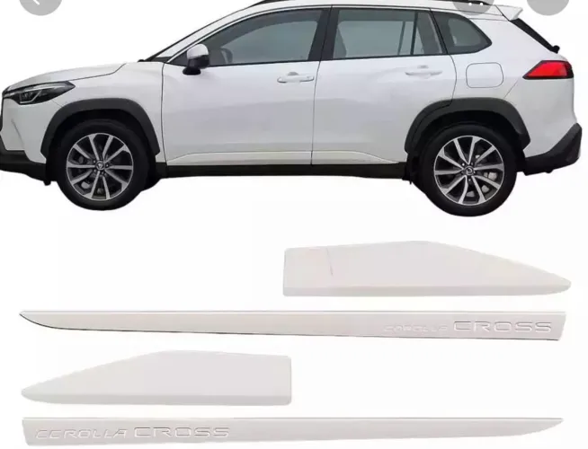 Friso Lateral Corolla Cross