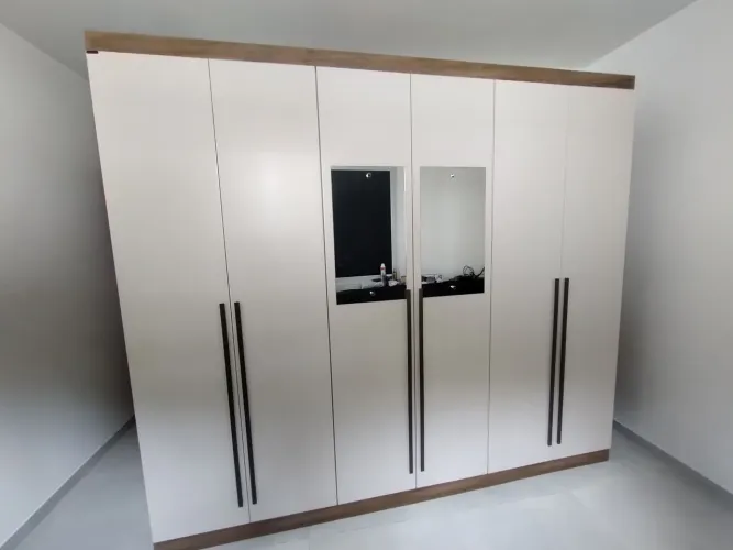 Roupeiro semi novo grande entrega e montagem 