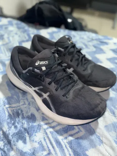 Tênis Asics para corrida e treino 43/44