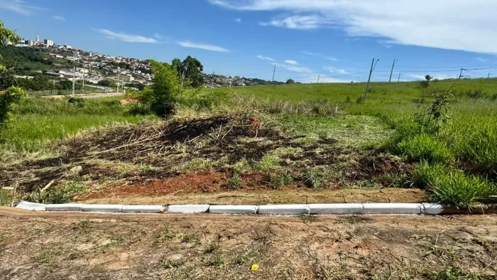 Lote em Santo Antônio do Amparo, bairro Ouro Branco