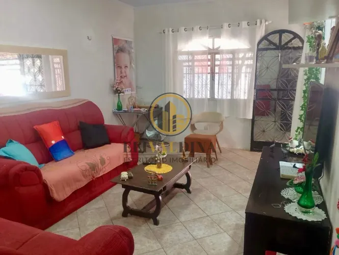 CASA À VENDA - EXCELENTE OPORTUNIDADE!