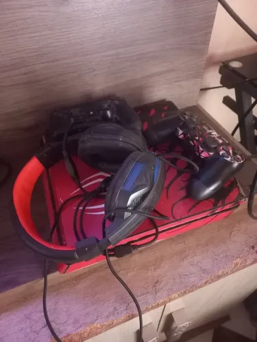 Ps4 slim + 13 jogos
