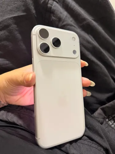 iPhone 17 pro Max 1 mês de uso
