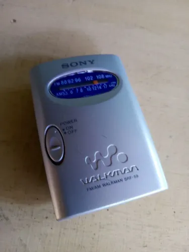 Rádio de bolso Sony 