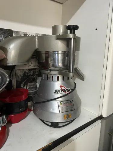 Extrator de suco industrial