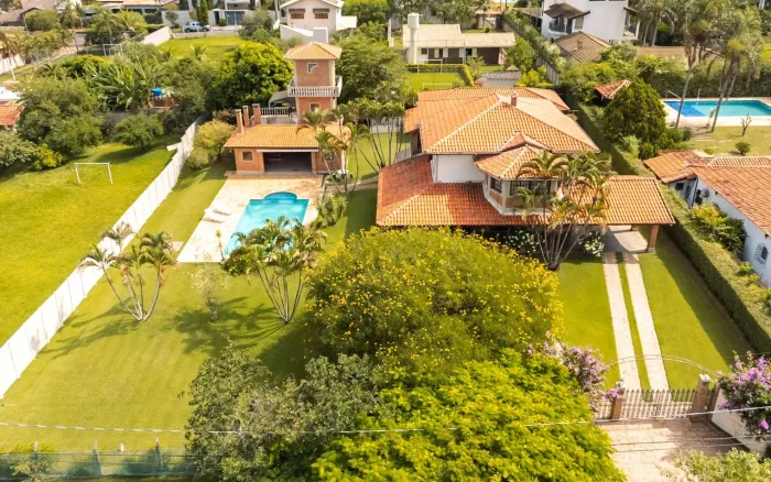 Excelente chácara pronta para morar com 4 quartos e piscina no Terras de Itaici - Indaiatu