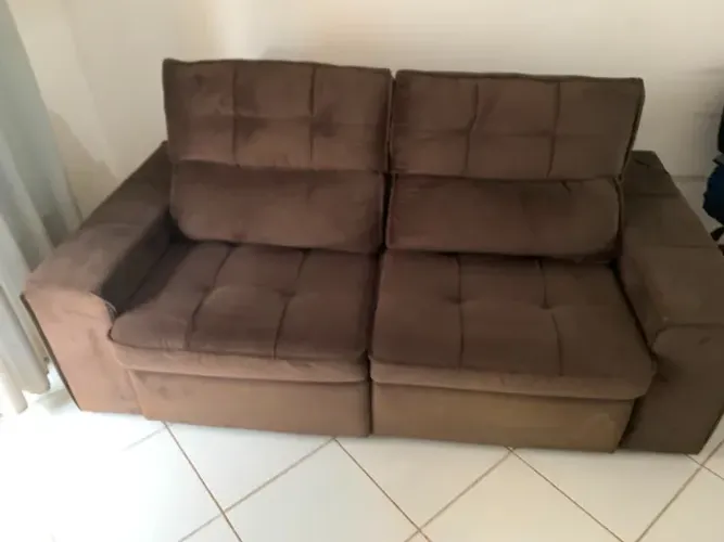 Sofá Retrátil Reclinável 3 Lugares Veludo Joly Barsa Gralha Azul Cor: Marrom