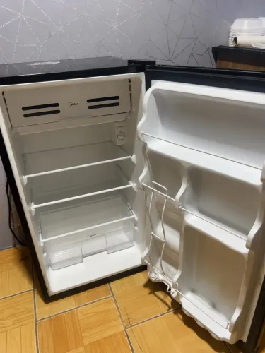 Frigobar midea 220v