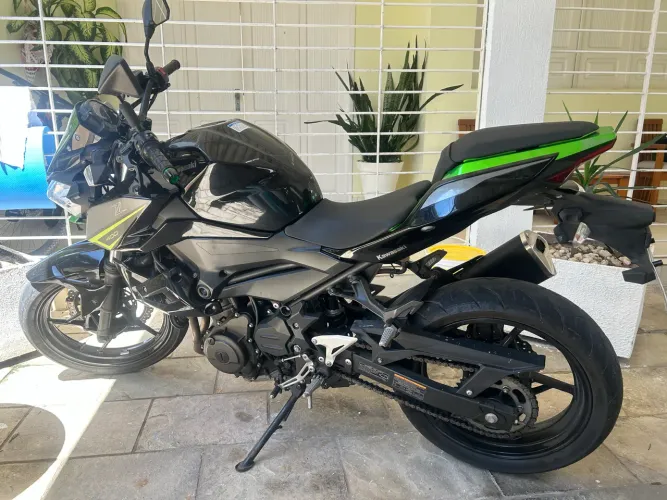 KAWASAKI Z400 2022 ? VERDE | APENAS 8.000 KM