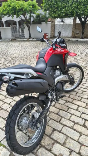 Moto extremamente nova