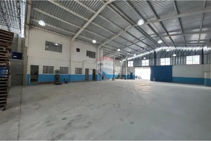 Galpão Industrial 850m2 em Mauá: Ótimo Preço e Excelência!