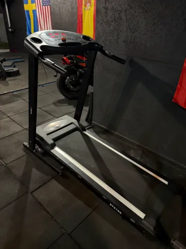 Esteira EVOXX semiprofissional 16km/h 3HP