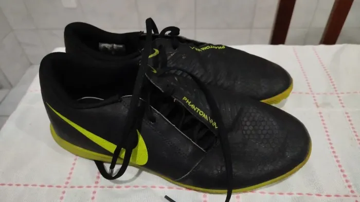 Chuteira Phantom Nike - Society (39/40)