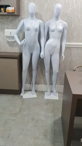 2 Manequins femenino para lojas