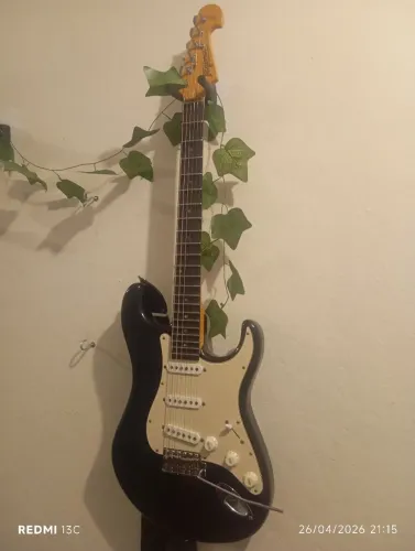 Guitarra Tagima stratocaster