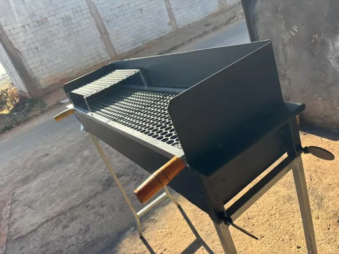 Churrasqueira de Espetinho Novo Modelo
