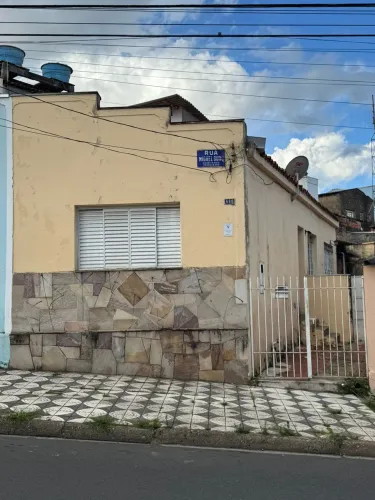 Casa - O bairro Vila Santana, em Sorocaba/SP, é uma região trad
