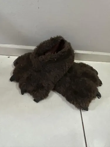 Pantufa de pata peluda