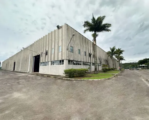 Galpão para alugar, 11296 m² em terreno de 60.000 m², amplo estacionamento e patio de mano