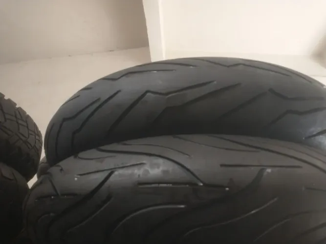 Pneus semi-novos 120/70/17 ,Michellin e pirelli