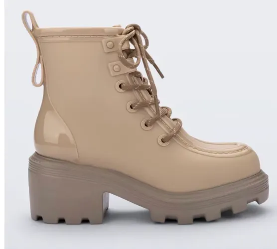 Botas Melissa Novas na caixa.