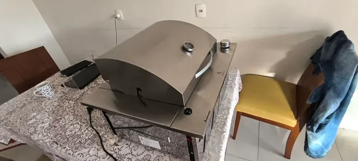 Churrasqueira a gás Refracon usada 3 vezes 