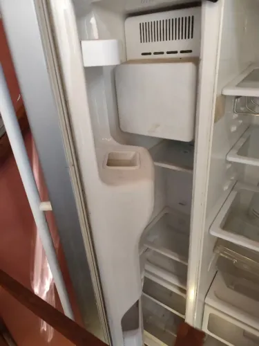 Geladeira Side by side c/ defeito 