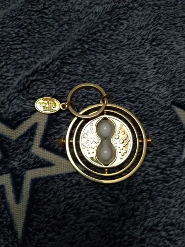 Chaveiro do Vira tempo da personagem Hermione do Harry Potter ( original )