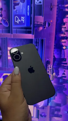 iPhone 16 