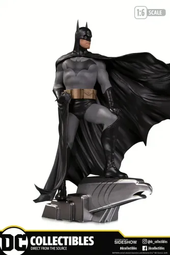 Estátua Batman Alex Ross 1/6 - DC Direct Deluxe