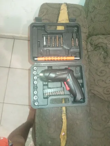 Mini Parafusadeira com todas as peças por 50 reais