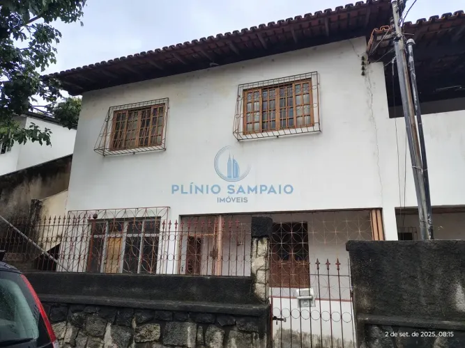 Sobrado para venda tem 215 metros quadrados com 3 quartos em Ilha das Flores - Vila Velha