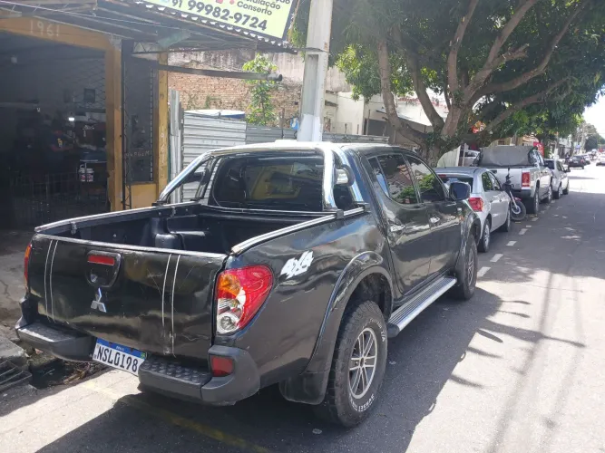 Mitsubishi L200 Triton HPE 3.2 CD TB Int.diesel AUT 2010