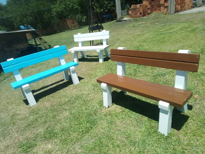 Bancos de praça jardim