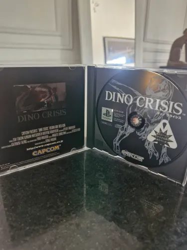 Dino crisis japones original ps1 ótimo estado
