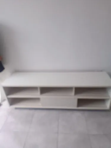 Vendo RACK de madeira em bom estado de conservação.